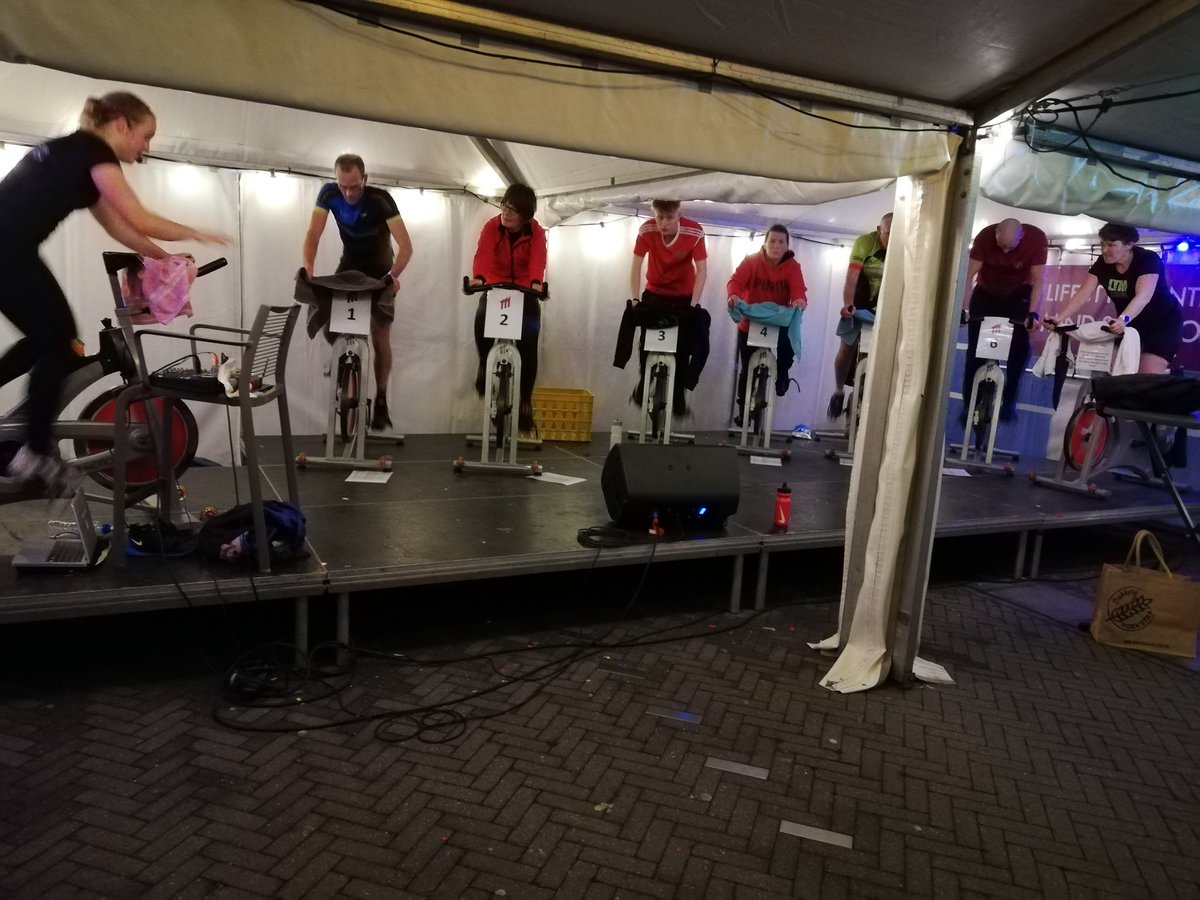 vanderploeghans's tweet photo. Vroeg uit de veren vandaag... #bedumerwinterloop https://t.co/Ck9pr0gqgI