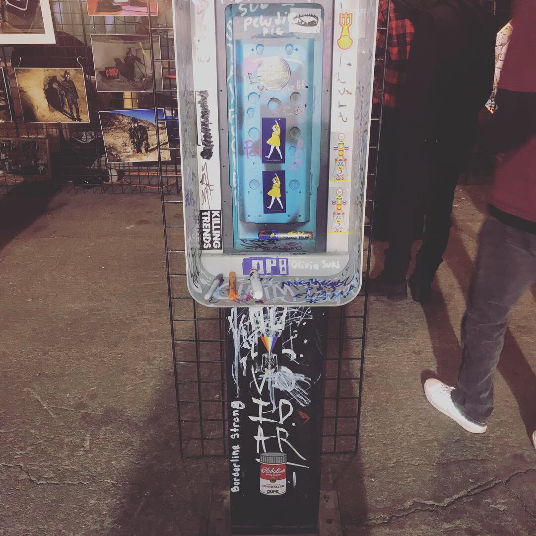 LVEventExpert's tweet photo. #FirstFridayLasVegas is HERE.... head over to Downtown Las Vegas for some of the best Art, Music &amp; Food that Las Vegas has to offer. Make your way to the #ATT booth for prizes, promotions and exclusive discounts! @firstfridaylv @dtlvartwalk 

#ATT #ATTMobileEventsTeam https://t.co/GVWfgHC9ZI