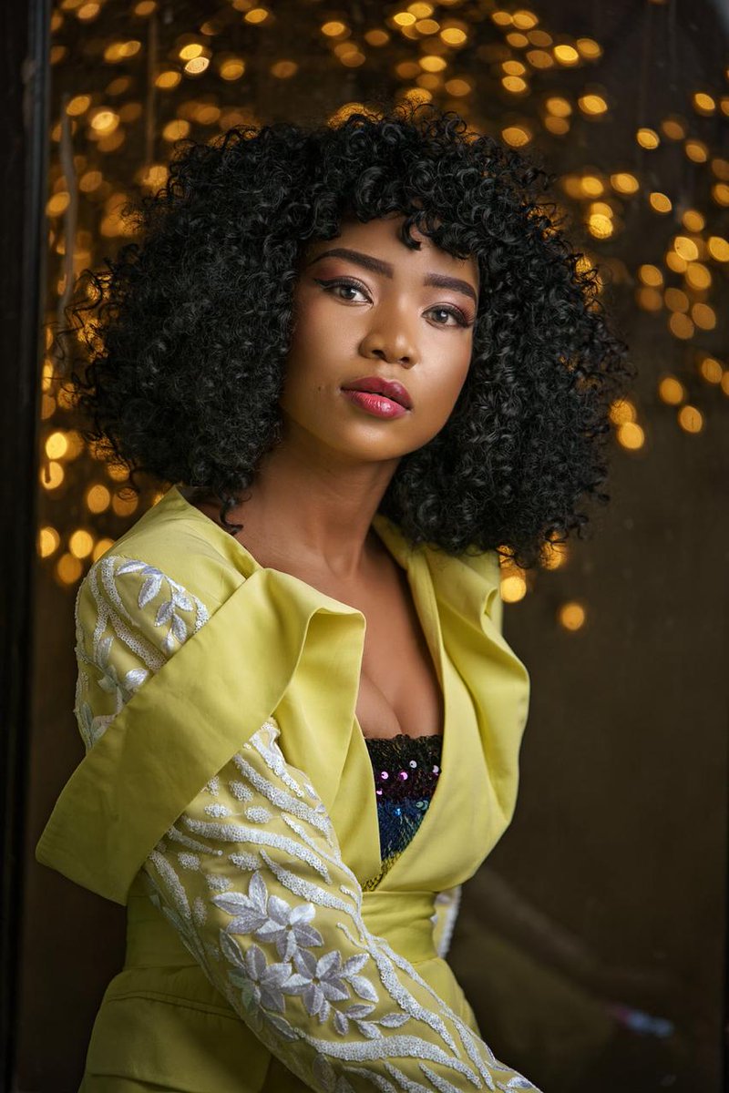 _sirabner's tweet photo. •Editorial™•
Photographer @jashughatt  
MUA @____pash 
Muse @She_Eyedah  
Designer @keletsomoraba  
Art direction &amp; styled @_sirabner 

#2019© #editorial #kimonsam #fashion #lux #beauty #womanswear  #aspirational #glamour #styling #artdirection #photooftheday https://t.co/rkBkWUhRPU
