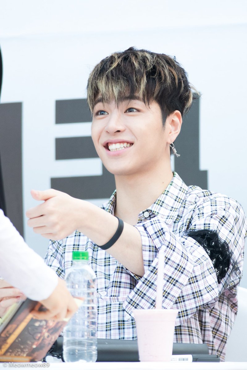 Whenever I get tired, I come to look at him and I feel energized again bcoz of his smiles.  #JUNHOE  #JUNE  #iKON  #구준회  #준회  #아이콘  #ジュネ