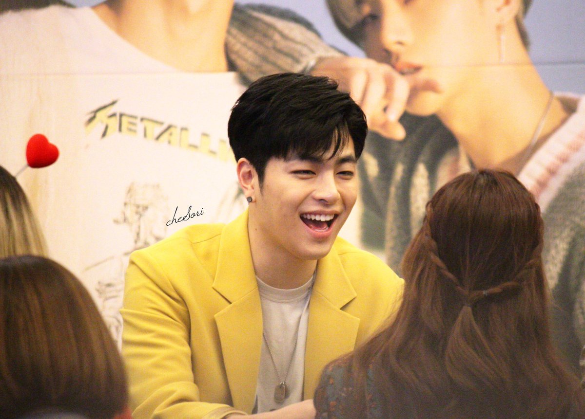 How can you not love his precious smiles?  #JUNHOE  #JUNE  #iKON  #구준회  #준회  #아이콘  #ジュネ