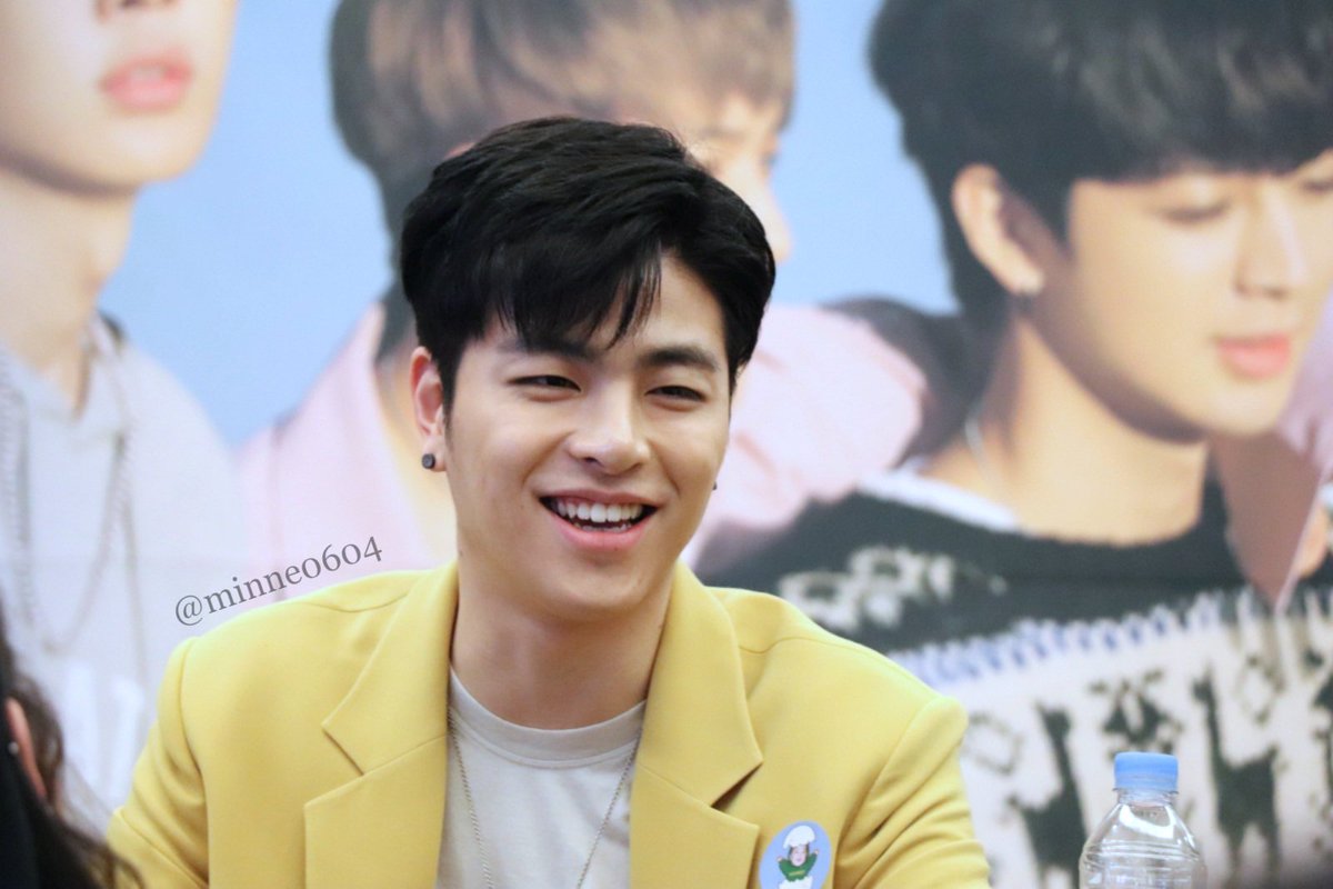 How can you not love his precious smiles?  #JUNHOE  #JUNE  #iKON  #구준회  #준회  #아이콘  #ジュネ