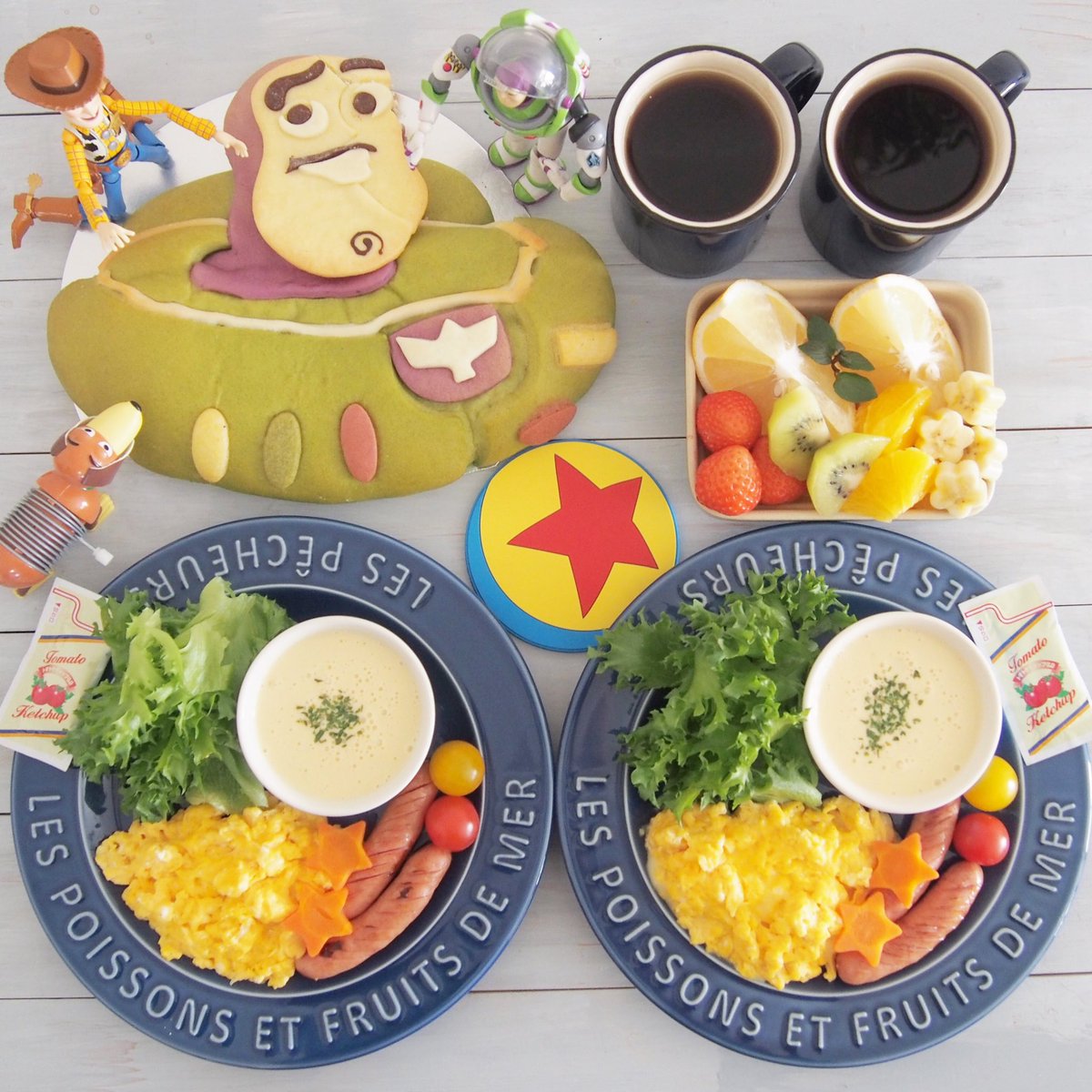 Aiのおうちごはん No Twitter 朝ごはん アンバサダーホテル内にあるチックタックダイナーで買ってきたきたバズパンで朝ごはん 可愛いすぎて朝から夫婦でテンション上がったぁ 朝ごはん ブランチ 手作り料理 家庭料理 トイストーリー バズ スペシャル