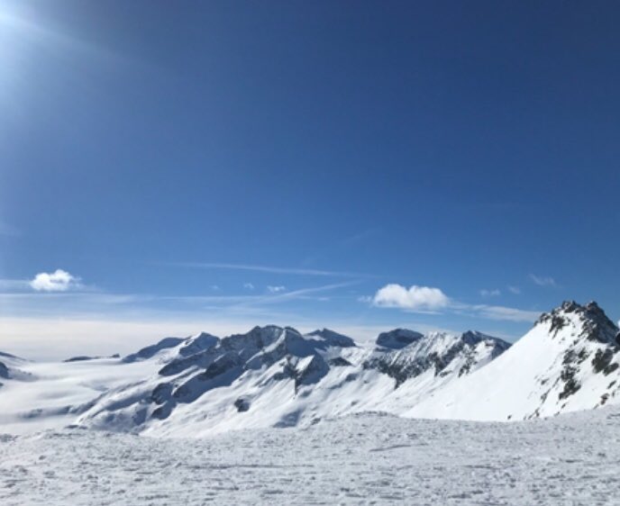 winstonski2019's tweet photo. Who‘s ready for this view? 🙋🏻♂️🙋🏼♀️ #only2moreweeks #skifit #snow #pontedilegno https://t.co/kd7VhefXy3