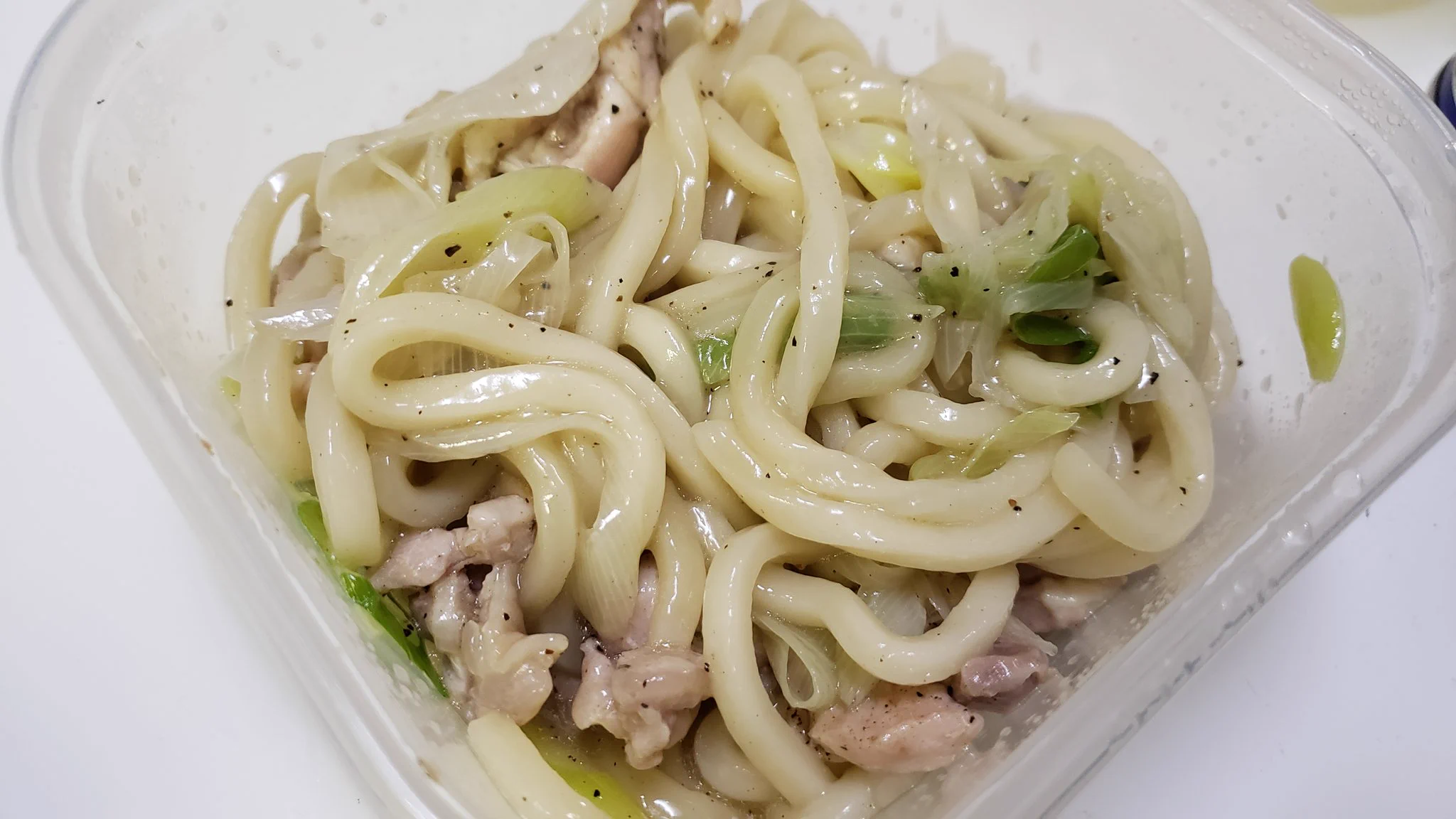 冷凍うどんを使ってレンジだけで作る簡単料理が美味しすぎる！