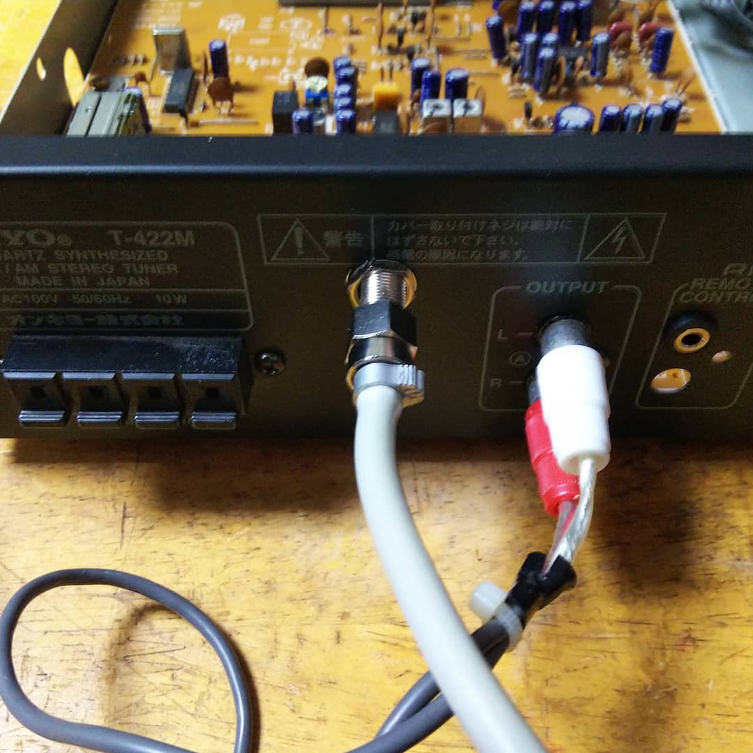 まるこー على تويتر ラジオのfm再送信をタイマー録音してるのだが経年劣化でチューニングがズレだしたので分解してコイルを調整 ついでに同軸ケーブルを直接つなげられる様にf端子を取り付けた Fmチューナー Onkyo T422m 電子工作 修理 改造 T Co まるこー على تويتر ラジオのfm再送信をタイマー録音してるのだが経年劣化でチューニングがズレだしたので分解してコイルを調整 ついでに同軸ケーブルを直接つなげられる様にf端子を取り付けた Fmチューナー Onkyo T422m 電子工作 修理 改造 T Co