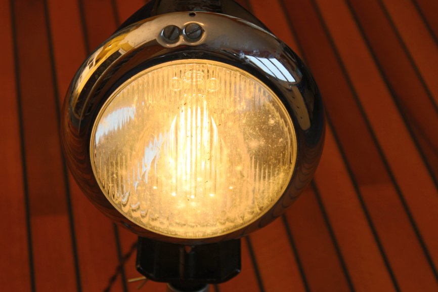 TomBaumberger's tweet photo. My latest #upcycling lamp made of repurposed car parts.
available in my shop.
https://t.co/HnUpnPnGEQ
#lightcreation #customlamp #upcycle #industriallamp #customlighting #UpcycledHour #upcycledcreations #upcycledlighting #repurposedlighting #lampenmittwoch #carparts # https://t.co/uIxsRMejuv