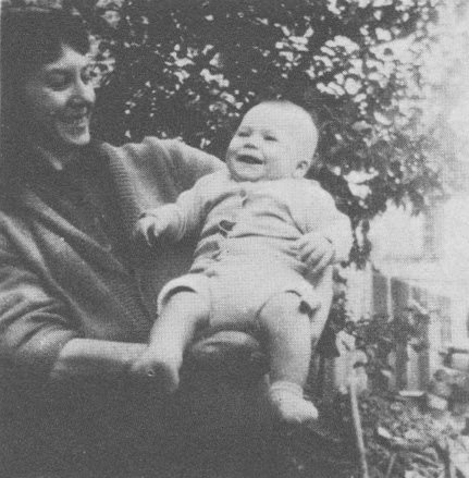 anecdotariorock's tweet photo. Tal día como hoy, en 1979, la mujer que lo trajo al mundo administró a Sid Vicious la sobredosis de heroína que acabó con su vida. https://t.co/lNrGMZu3Pn