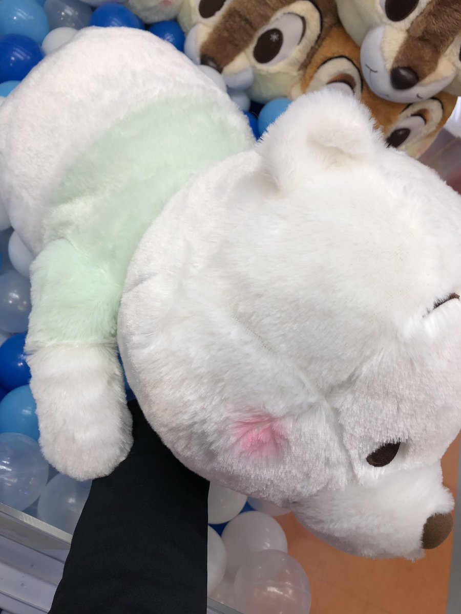 タイトーステーション小田原シティーモール プライズ オススメ景品 くまのプーさん 赤いほっぺ ギガジャンボ寝そべりウィンタースノーぬいぐるみ 入荷しております 大人気の寝そべりぬいぐるみです 白いプーさんですよ W くまの プー
