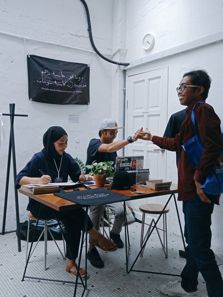 infopendosa's tweet photo. Ayuh kawan! Merch Pendosa masih ada untuk kome. #PendosaSB https://t.co/pg5N2vyOrM