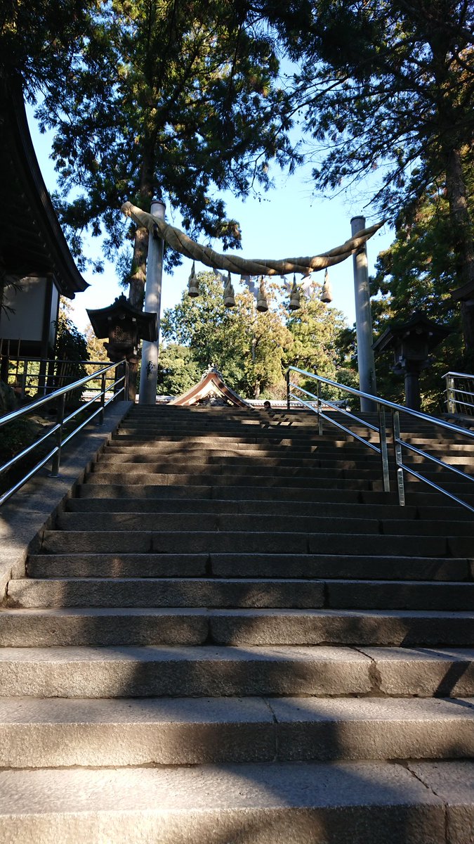 みけぽんゲーミング A Twitter 奈良県桜井市にある大神神社を参拝してきました 日本最古の神社だそうです 一枚目の写真は鳥居の原型だそうです ん やっぱり僕には しめ縄って蛇にしかみえないなぁ