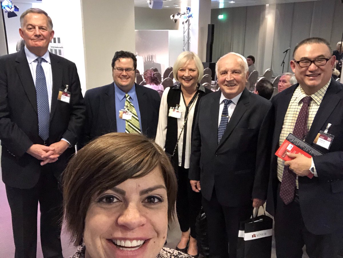 thecoincouch's tweet photo. Rubbing shoulders with the who’s who of the coining industry here at the 2019 Coin Of The Year Awards 
#usmint #coinworld #worldmoneyfair #eastaisiannumismatics https://t.co/bPP2SHHX5P