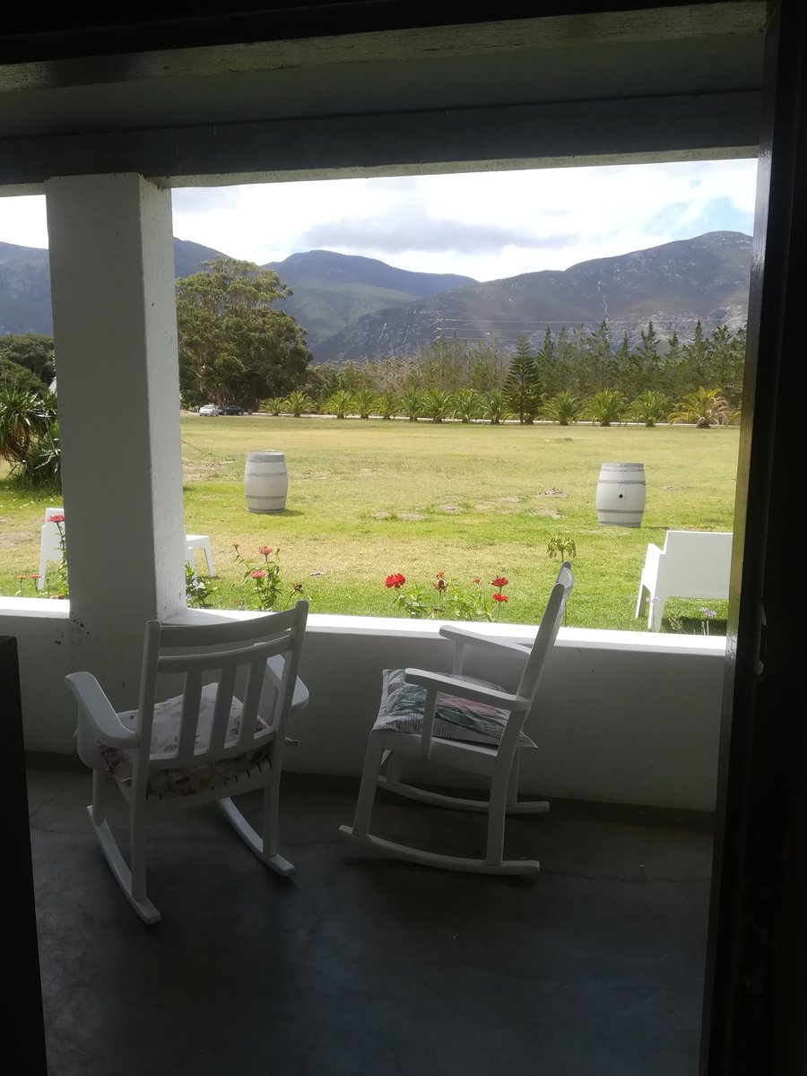 insidethe_tr's tweet photo. Phenomenal experience at Springfontein Eats! They treated us with their 2017 Chenin Blanc and their 2010 Cab Sav 😍 both were delicious! This is a must try next time you're in and around Hermanus #Hiddengem #ExploreStanford #WaterfordEstateExplores #Waiter05 https://t.co/PCLCJGVT3J