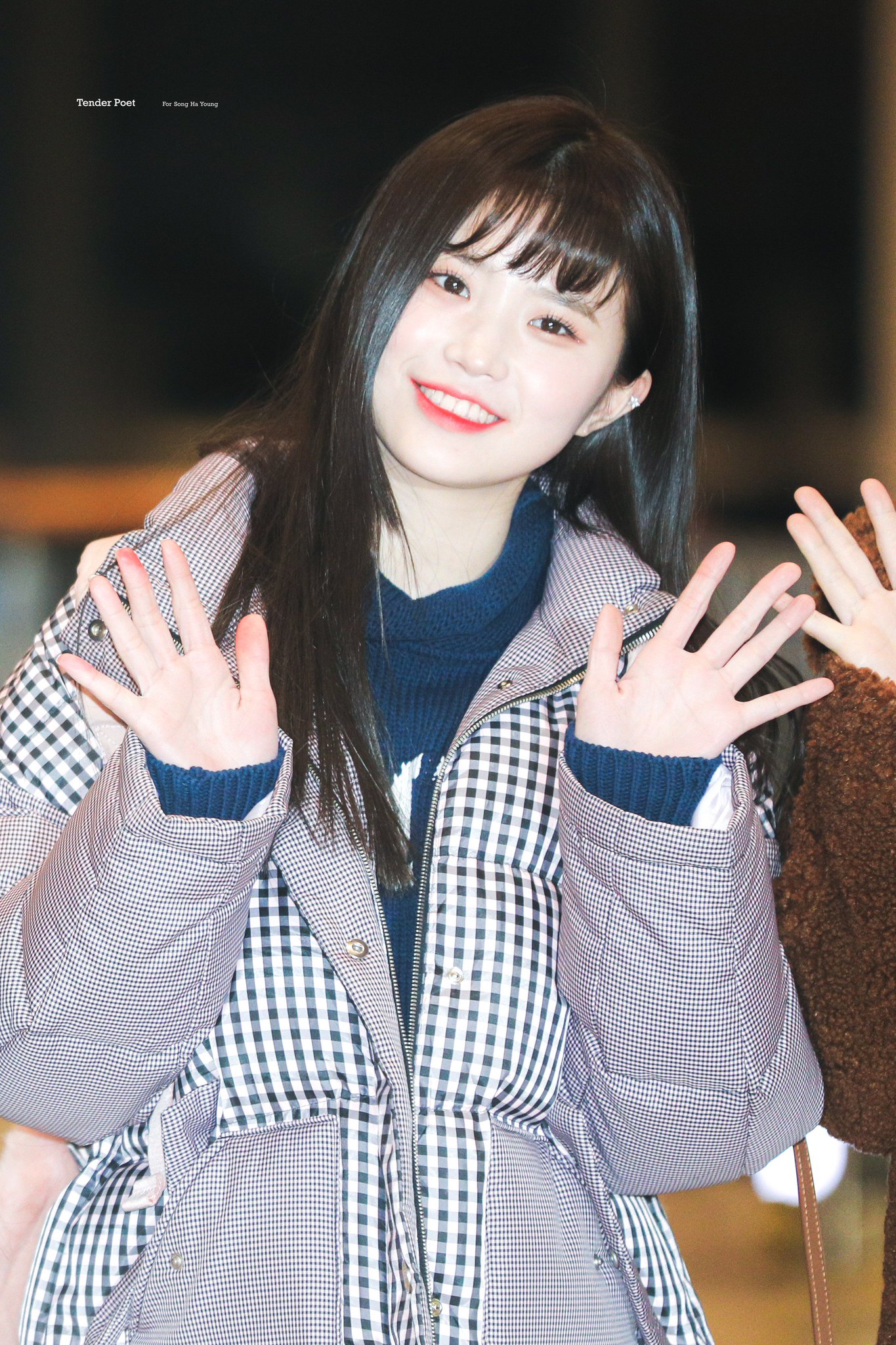 DyZ1htOVAAEnmbk.jpg:large