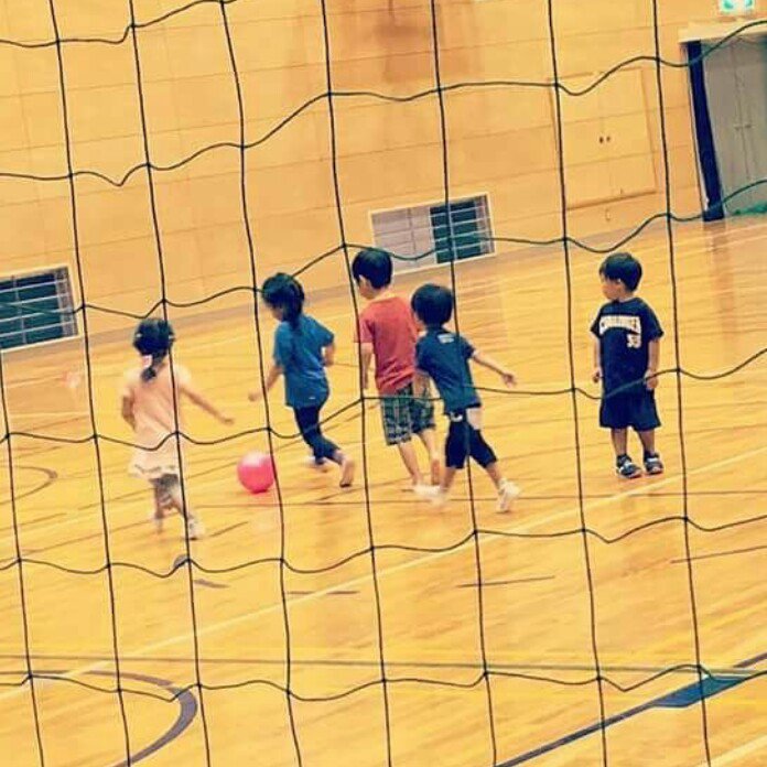 村上 辰夫 金曜岩国西中フットサル 幼稚園 保育園児から社会人まで多世代でフットサルのゲームを楽しんでいます O 幼稚園児 保育園児 小学生低学年 小学生高学年 中学生 高校生 社会人 Since04