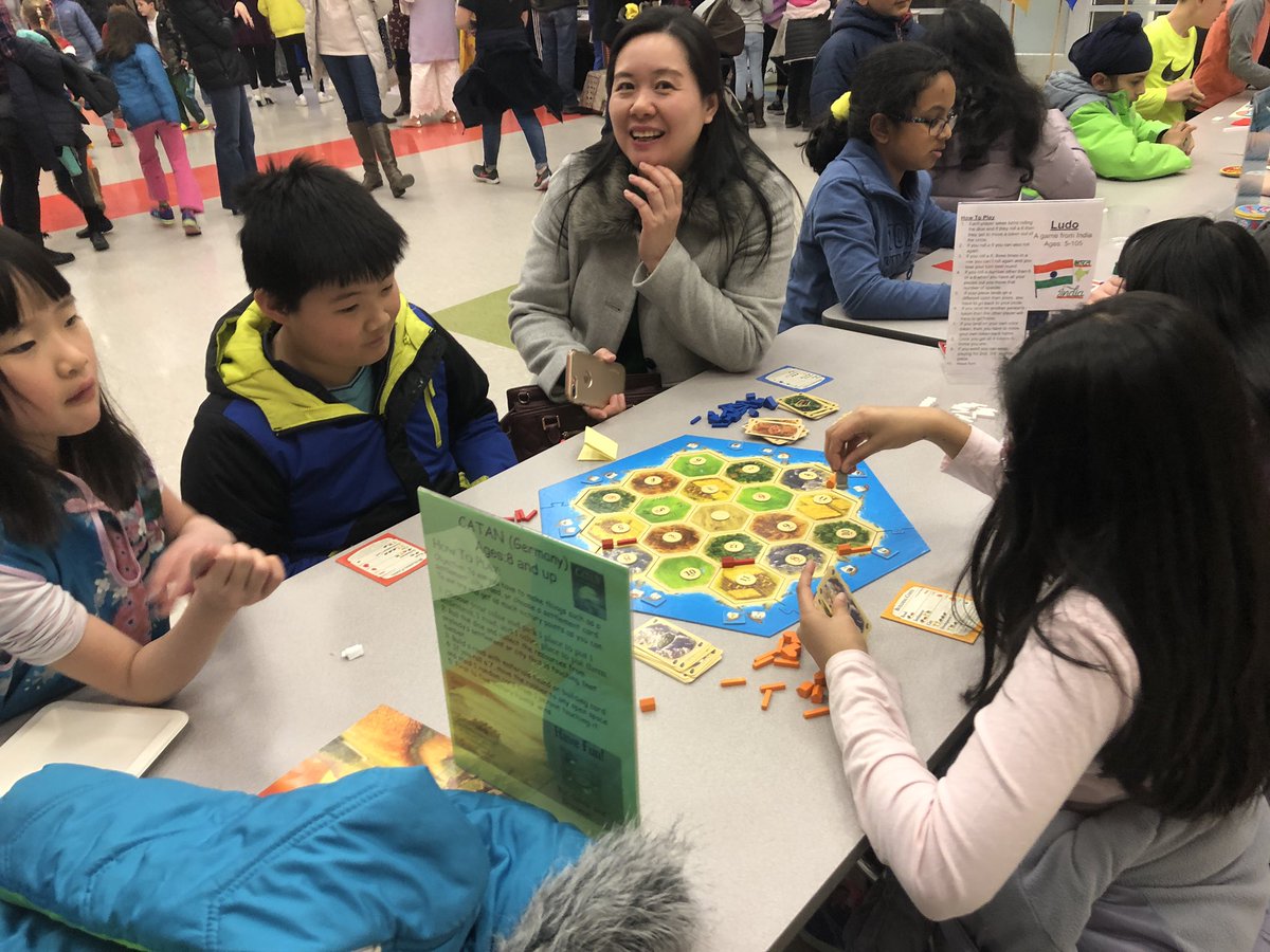 KEScoyotes's tweet image. International Night was an AMAZING family event. #helloineverylanguage #gamesfromaroundtheworld #newfoodstotry