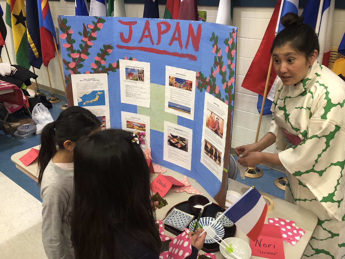 KEScoyotes's tweet image. International Night was an AMAZING family event. #helloineverylanguage #gamesfromaroundtheworld #newfoodstotry