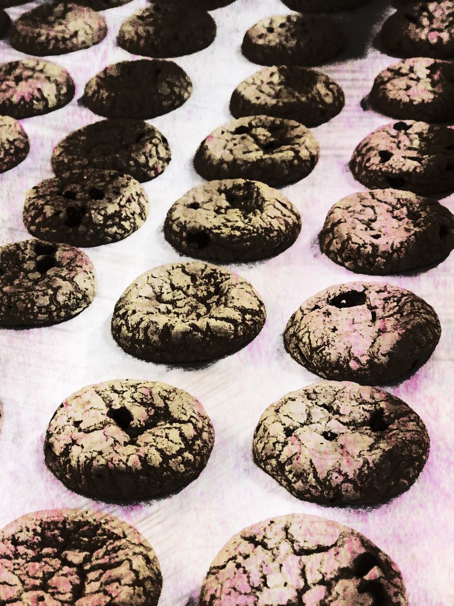dr_norms's tweet photo. #CBD #cookies as #art. #DrNorms https://t.co/VuFea6Abek
