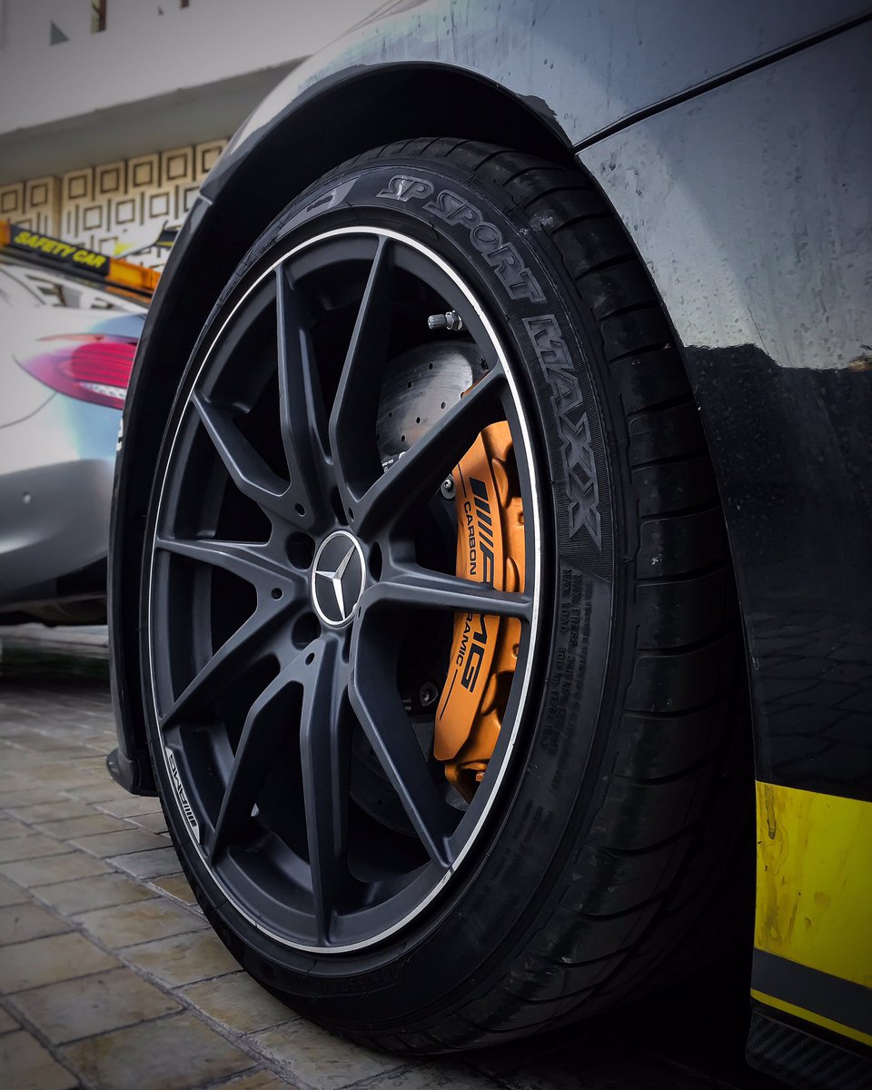 SupercarsofGR tweet picture