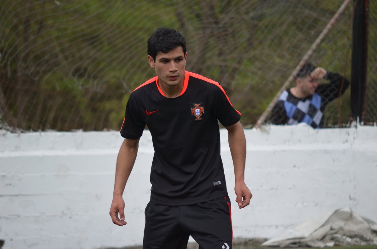 HatTrickF5's tweet photo. SE ACERCA
@FcPortugol volvió a ganar y le descuenta puntos a @CalamardoFC en la pelea por el ascenso a primera.
Fue triunfo 7-3 ante @BanilColon que se la banco re bien. 
MANTECAAA HATTRICK Y FIGURA. https://t.co/hsrIwJsxhP