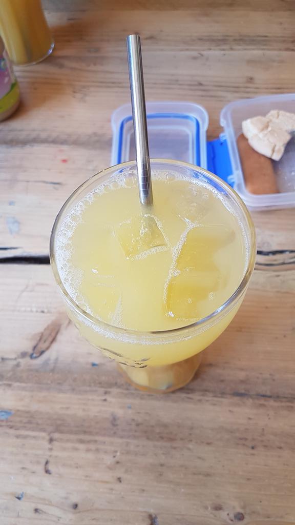 bugalugs89's tweet image. Who needs plastic straws? #pledgelessplastic @FinalStrawSOL @thebelleisle @Helistrat