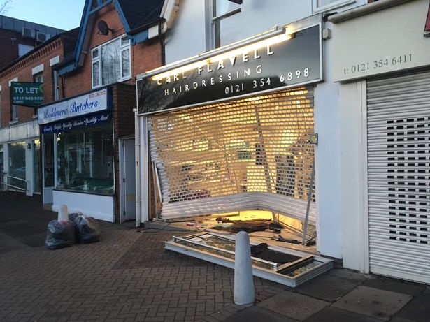 boldmerelocal's tweet image. Ram raiders smash #Boldmere Sutton Coldfield hair salon causing thousands of pounds worth of damage  'I am not going to let the b*****ds win,' said business owner Carl Flavell 
ow.ly/Eevn30nygiP