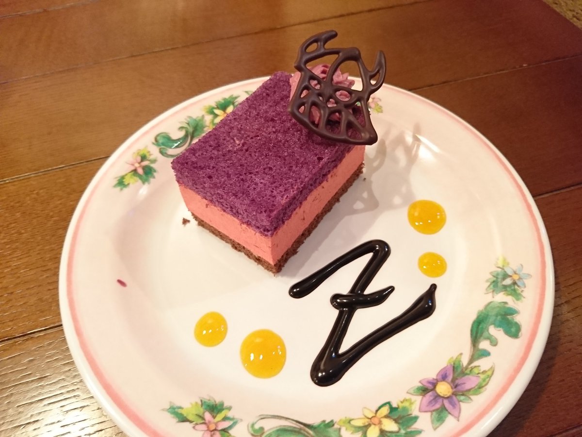 Takeshi カフェ ポルトフィーノ ピクサー プレイタイム スペシャルデザート パンナコッタ ミックス ベリームースケーキ クリームロールケーキ Tdr Food