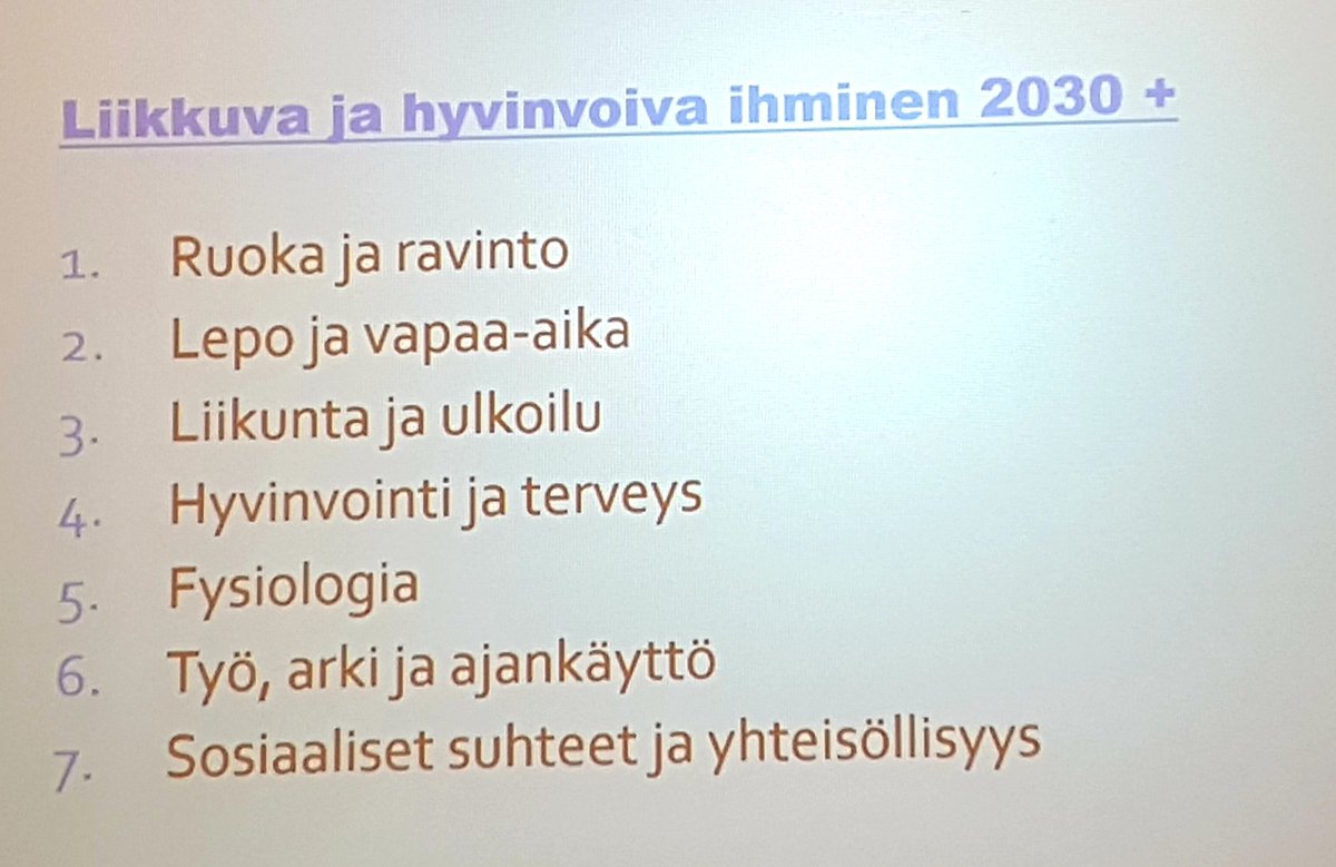 PetriLindh's tweet image. Vaihtoehtoisia tulevaisuuskuvia hahmottelemassa. @Laurea_UAS #LaureaMasters #tulevaisuudentutkimus