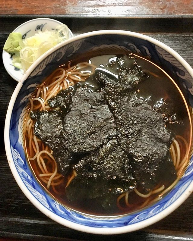 ファンシー中村ラ 花巻そば とは かけそばに海苔がのっただけのお蕎麦 こういうシンプルなのがうまい いいお店でした そば 花巻そば 柴又 柳盛庵 T Co 5h21glula4