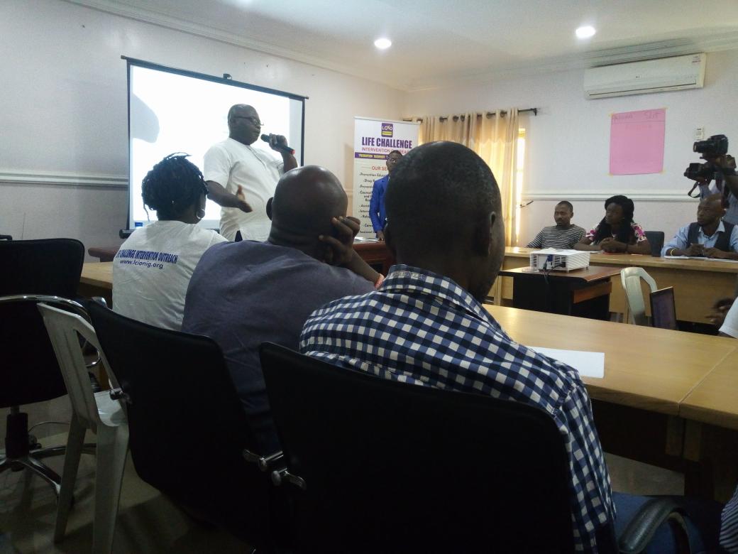 dheenylkhair's tweet photo. The Executive director, Life Challenge Intervention Outreach!

Showcasing the mission, vision mandate of LCIO.

Youths need to actually participate in the electoral process.
@YALINetwork @YALIRLCEA @ahmedfahad007 @CledaAfrica @YaliCreatives @YaliKaduna @si4dev @Team_Kaduna https://t.co/WEgRcw8n58