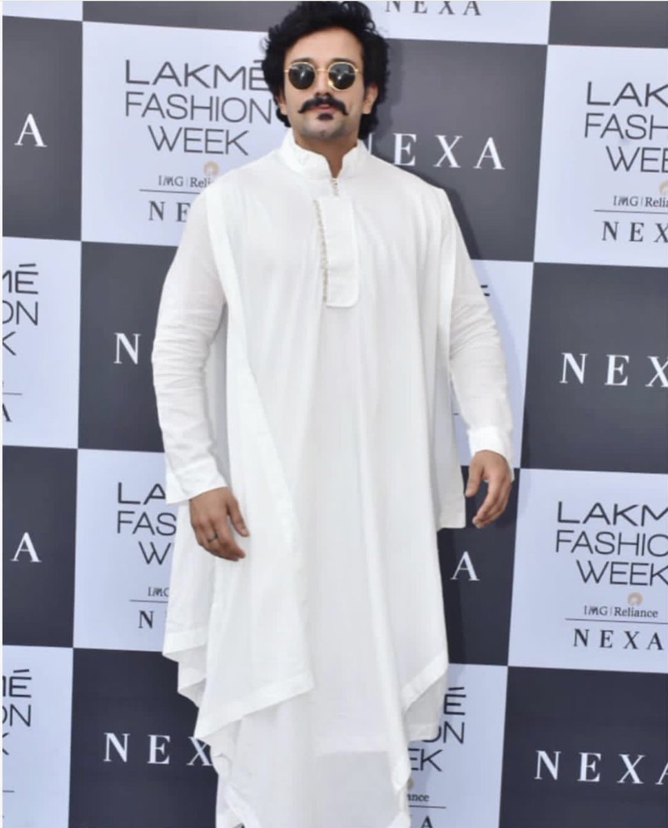 SalathiaSahil's tweet photo. #FrontRowing It was my pleasure to wear an outfit from the first ever menswear collection of #MohammedMazhar that he showcased at @LakmeFashionWk today and attend his wonderful show and appreciate the art in the form of his designs! 💯😊 https://t.co/tx3NwZ7yd8