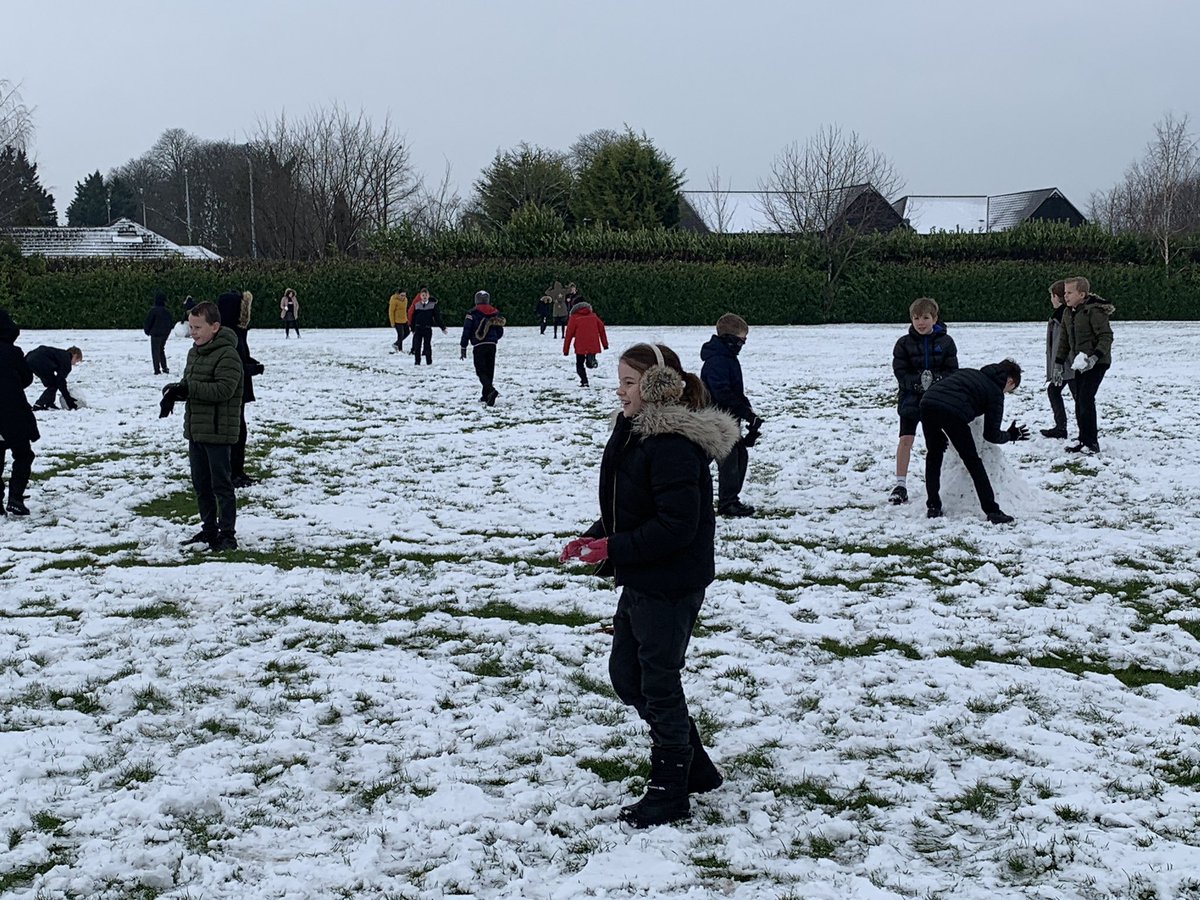 Year6KJAR's tweet photo. Things you remember one day: getting out in the snow, getting cold, wet; building and running about; shoes by the door, socks on radiators, rosey cheeks and smiling faces! Childhood is happiness #greneway https://t.co/BhNGvNfXpV