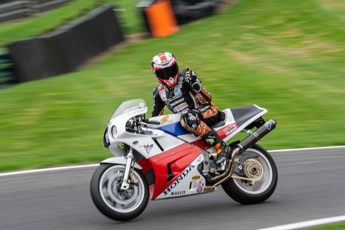 That's a thumbs up from me 👍 My copy of #retrorr turned up this morning looking forward to getting stuck in. #rc30 #dreambike