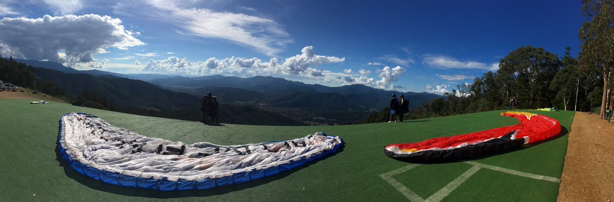 FlightActive's tweet image. Sunshine &amp;amp; beautiful sky #amazing #paragliding #mountain #flying #photograghy