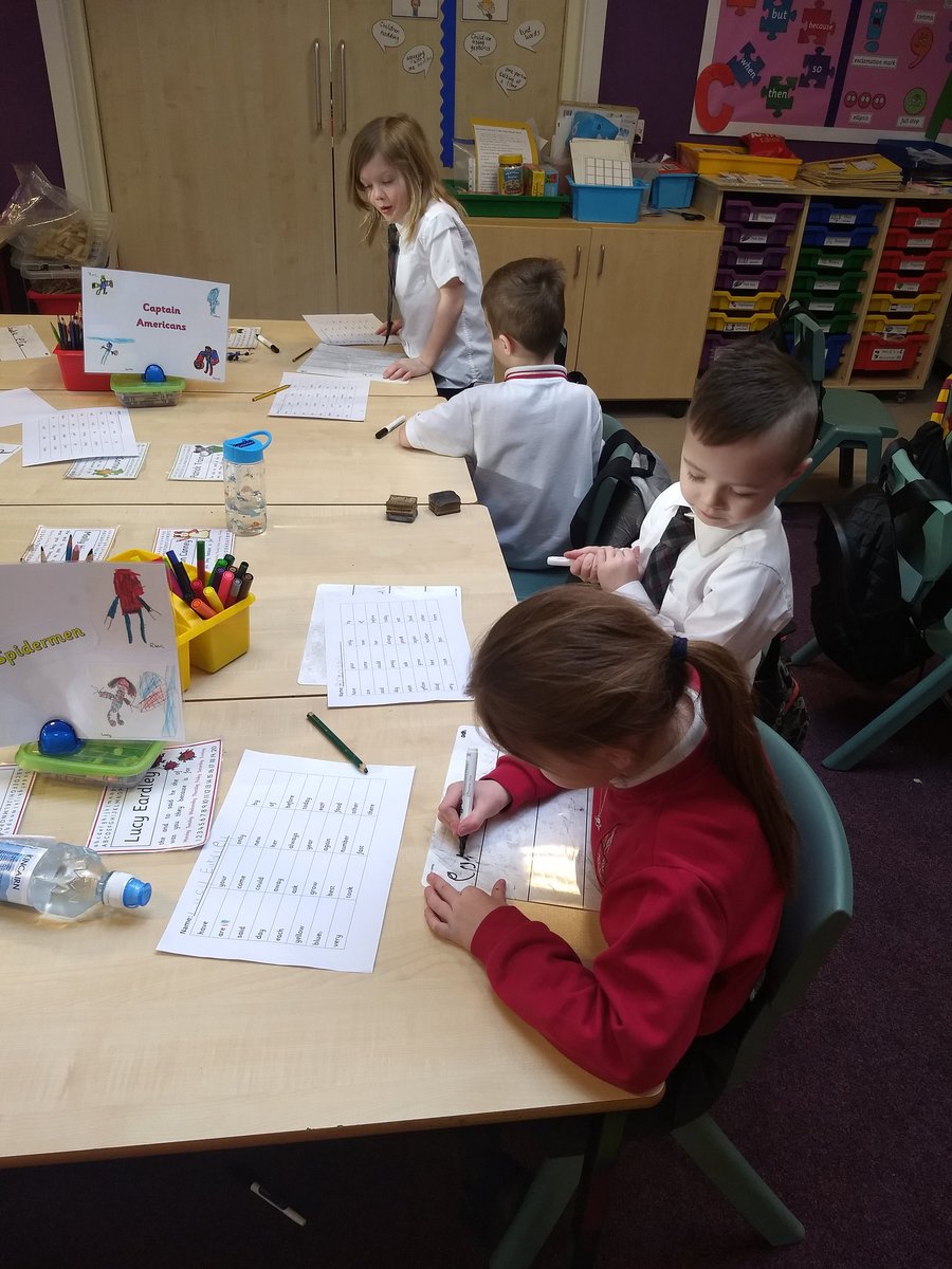 WhinhillP2's tweet image. We were working with a partner yesterday to identify any common words we need to practise. Lots of good discussion and feedback given. #reciprocallearning, #consolidationweek, @WhinhillPS