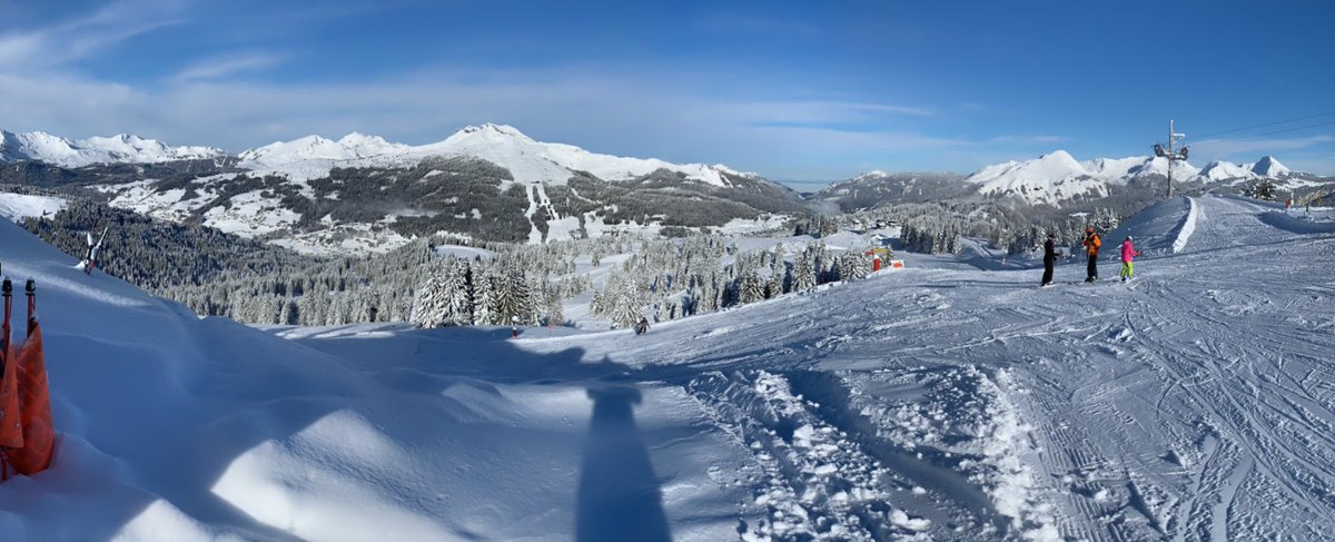 theonlyaramb's tweet photo. Final day and the sun has arrived. What a view. #lesgets #vipski https://t.co/NUPbV4ALVc