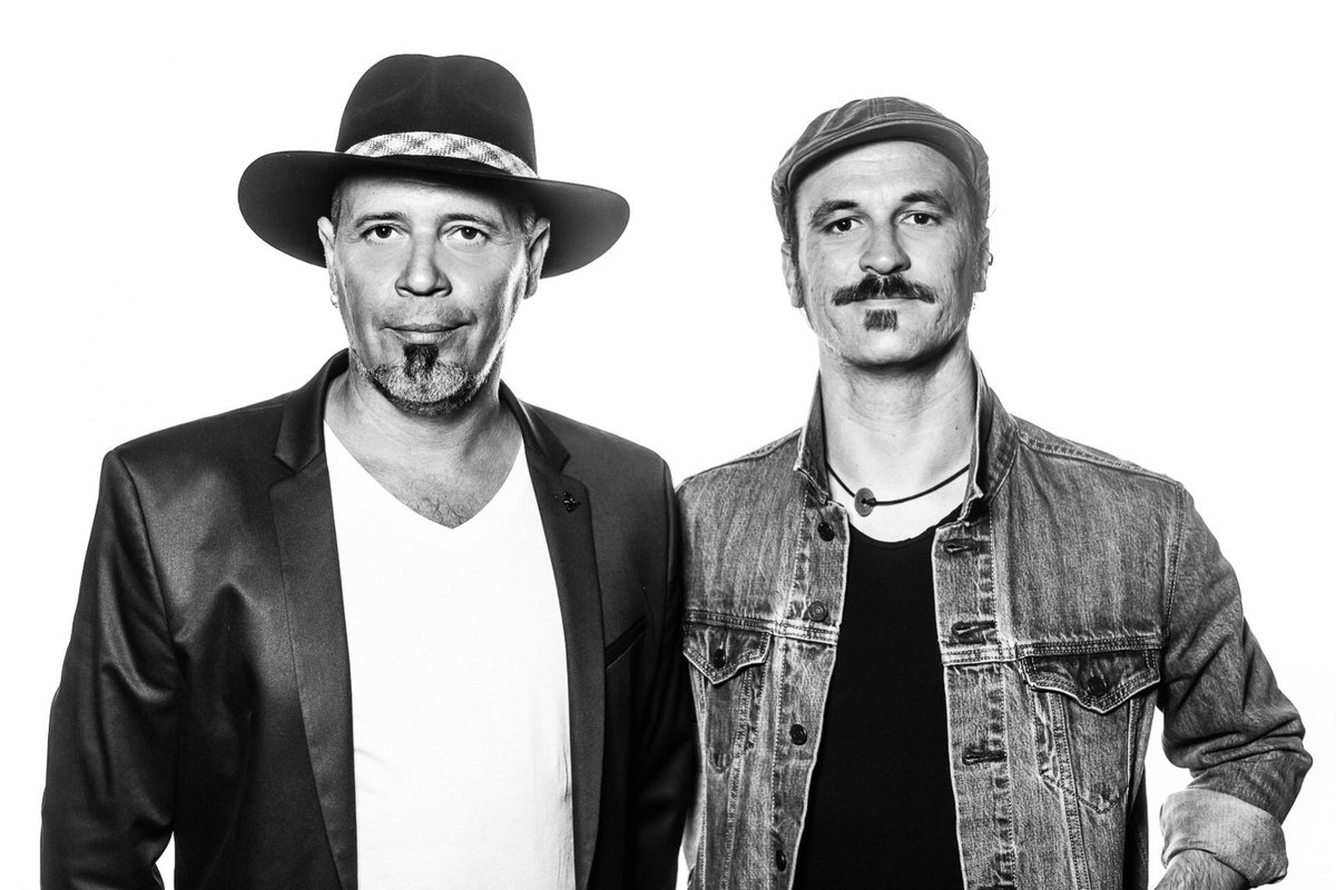 ☄️#LaVidaRima Últims concerts d’aquesta etapa amb <a href="/ProjecteMut/">Projecte Mut</a>!

🏖 #Eivissa
📅 16 febrer
📍 @Sta_Eularia 
🕘 21h

🌃 #Barcelona
📅 22 febrer
📍 <a href="/BikiniClubBcn/">BikiniClubBcn</a>  
🕘 21h

Cada vegada queden més poquetes entrades, però encara en trobareu alguna a projectemut.com! 🎫