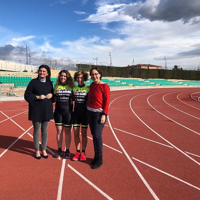 begofloria's tweet photo. Deporte en femenino #tarragona #teamcompak #ciclismo https://t.co/Qcf6conC13 https://t.co/ndnqV6vXhe