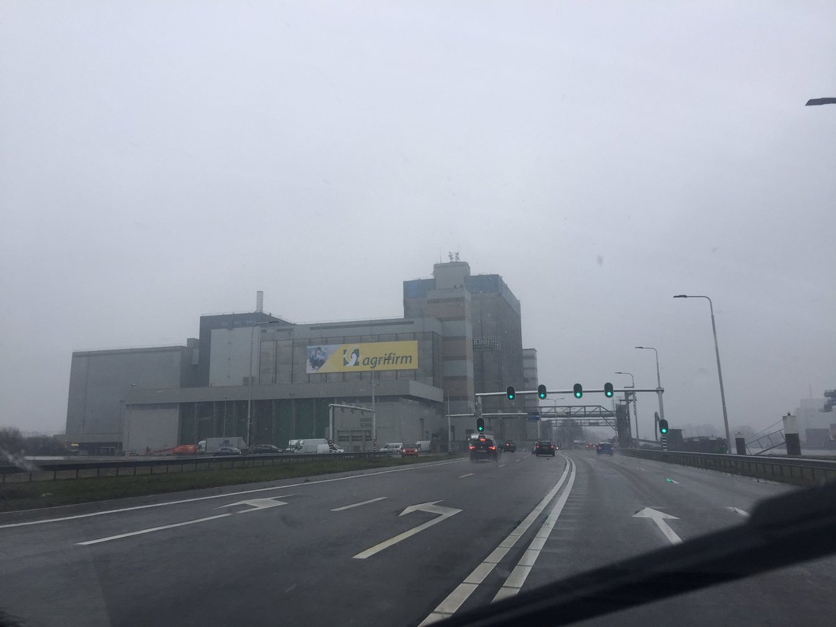 van_jvd's tweet image. Op weg naar #Agrifirm Topvarkensdag