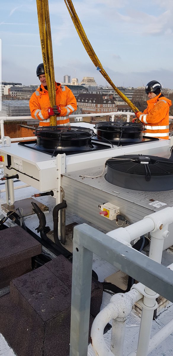 Nice fresh morning for a crane lift.

Replacing <a href="/AiredaleAC/">Airedale by Modine</a> data centre systems.

Parliament, London.

#Cooling #airconditioning #TeamEspace