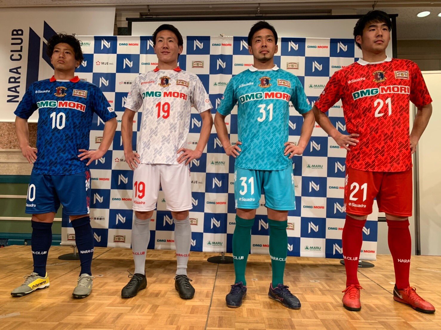 藤吉 皆二朗 奈良クラブ19シーズン ユニフォーム発表 今年のユニフォームはnewロゴマーク N が全体に並び 胸の中央には伝統あるエンブレム 身の引き締まる思いです 沢山の方々に支えて頂き 今シーズンも闘います スクール生に名前を呼ばれて笑顔