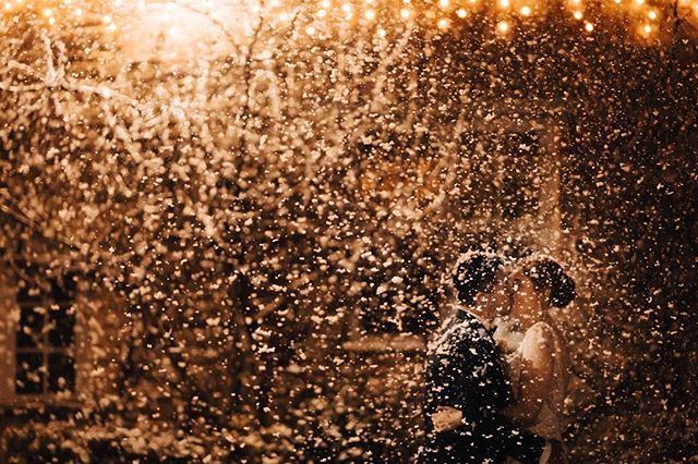 TheMataraCentre's tweet image. All the snow here reminds me of this gorgeous shot taken by @fearphotography on the last day of last year. (Snow machine required!!)
.
.
.
#snowywedding #winterwedding #bride2019 #bride2020 #bridetobe #firstkiss #winterfun bit.ly/2WEp02y