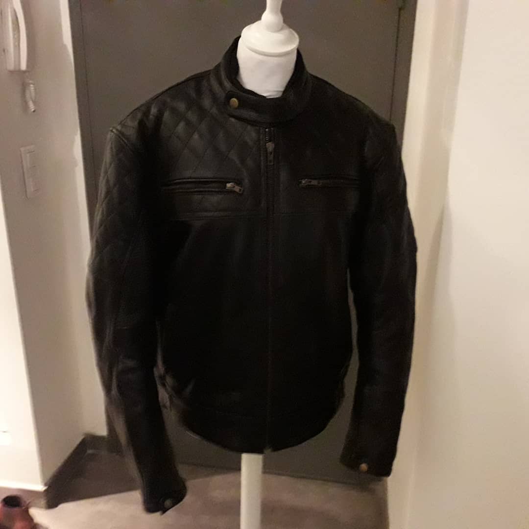 formationdaaf's tweet image. Vends blouson cuir moto neuf Taille L me contacter au 06 26 48 10 87