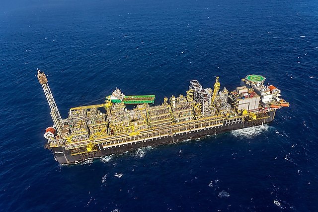 WorldOil's tweet image. Shell and partners start deep-water production at Lula North in Brazil. Click here to find out more ->  ow.ly/cuaE50ktThg
#oilandgas #oilgas #offshore #Brazil #Shell #LulaNorth #Petrobras #floating #production #storage #offloading