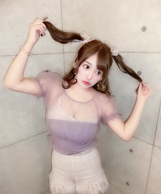 益坂 美亜 画像