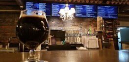 Cold!!❄️ Why so cold again!!!!

<a href="/ElmStBrewing/">Elm Street Brewing Company</a> Keeping me warm today with an American Stout.  And some 🍕too.