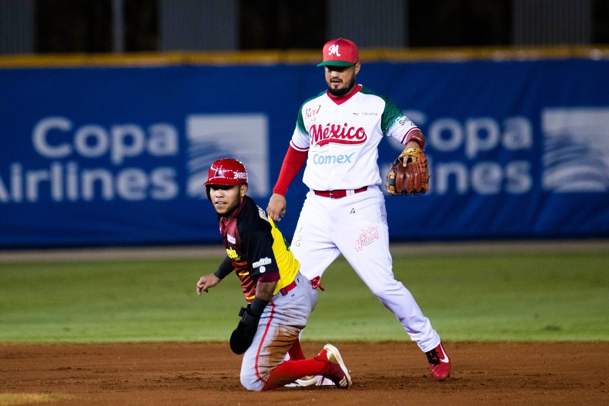 charrosbeisbol's tweet photo. Termina nuestra participación en la Serie del Caribe 2019🏟🇵🇦
¡Gracias por darnos grandes duelos @LenadoresC y @CardenalesDice!🇨🇺🇻🇪
¡Le deseamos mucha suerte a nuestros hermanos cubanos en la final de mañana! 😉👏🇨🇺
#CharrosEsMéxico 🐴🇲🇽 https://t.co/r5KxAlKV8O