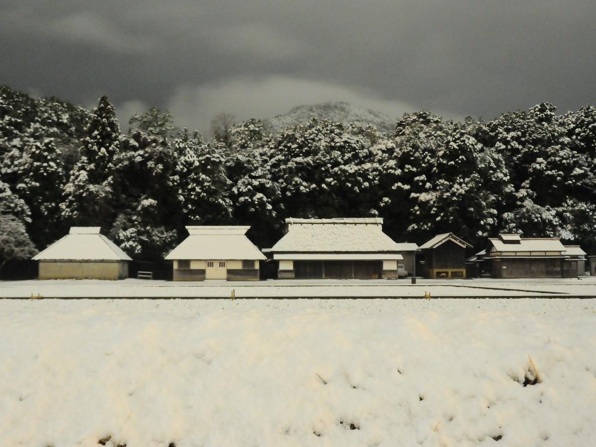 SHIKIBU_Automat's tweet photo. Winter in Japan.(27)
- Jingu-Kanda area in Ise city, Mie Prefecture, Japan.
#Japan #Mie #Ise #CoolJapan? #ColdJapan #JapaneseWinter #TraditionalJapan #TraditionalHouse #KinkiRegion #Fantastic #Winter #Snow #WoodenBuilding #House https://t.co/NCHucyewvj