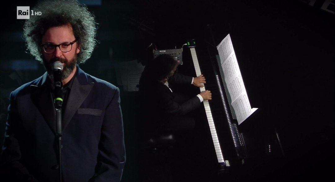 Un testo meraviglioso, emozionante e carico di valore: vogliamo un premio per <a href="/scristicchi/">Simone Cristicchi</a> #Sanremo2019 #popcornlife #sanremoiusve #SanremoCubeRadio