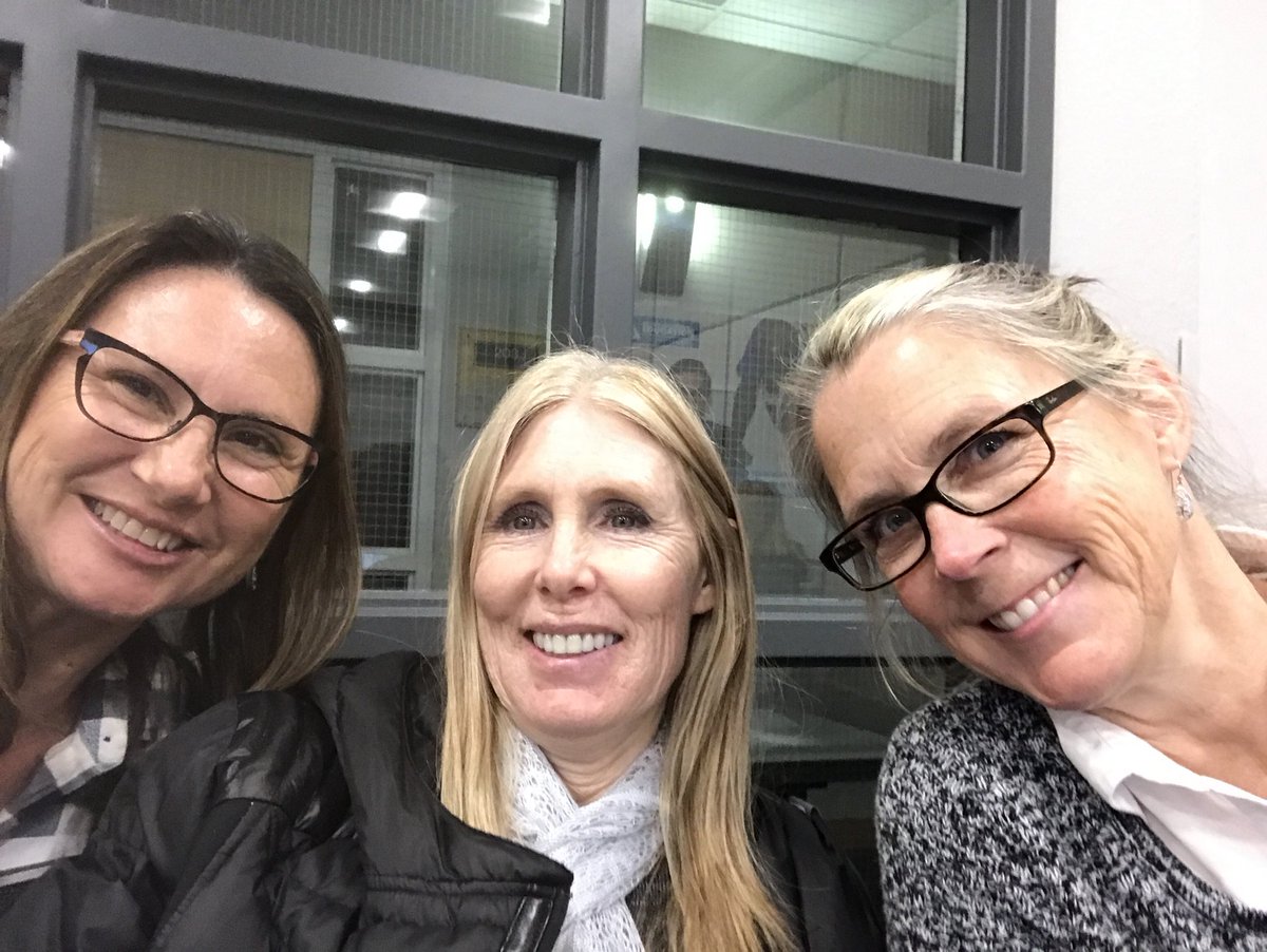 First grade team gaining fantastic knowledge on a Saturday! SDCOE Learning &amp; Innovation Summit. Thanks <a href="/JKniseley1/">joe kniseley</a> for the opportunity. #innovateSD, #innov8et, #fuesdschools